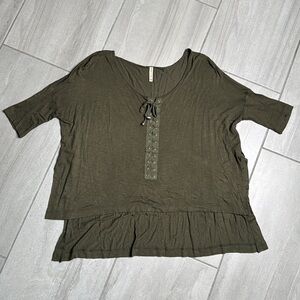 Emma & Sam LF Women's Olive Green Lace Up Short Sleeve Top - XS